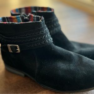 Minnetonka women’s ankle booties